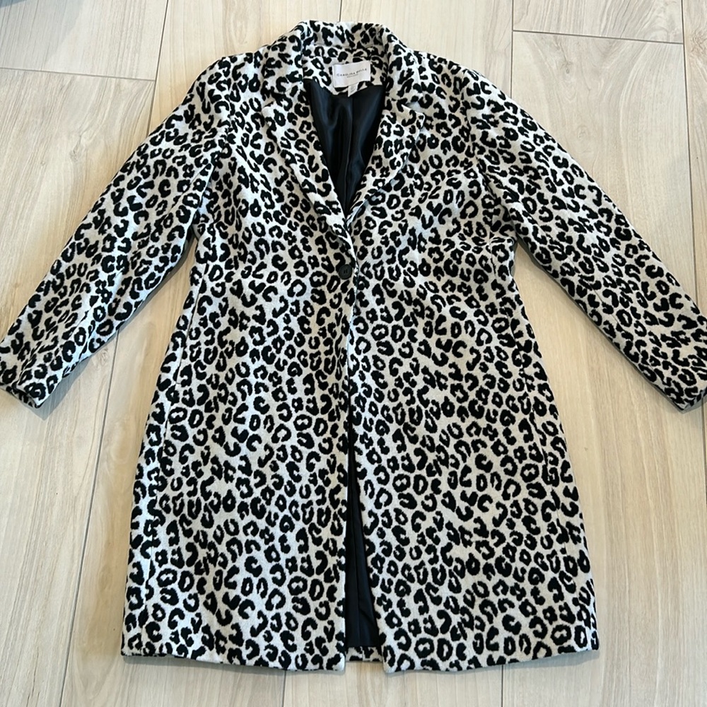 Animal print black and white long light weight coat